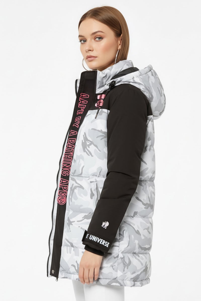 Aape By A Bathing Ape جاكيت بافر مموه للنساء، متعدد الألوان - Image 3